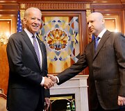 JAV viceprezidentas Joe Bidenas ir laikinasis Ukrainos prezidentas Oleksandras Turčynovas
