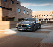 Naujasis &bdquo; Maserati Levante Hybrid&ldquo;