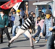 Turkijoje kurdus palaikantys demonstrantai susirėmė su policija