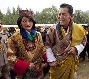 Butano karalius Jigme Khesaras Namgyelas Wangchuckas ir jo nuotaka Jetsun Pema (2011 m.)