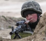Ukrainos karys prie sienos su Krymu