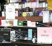 Laimikis Gariūnuose: &bdquo;Chamele&ldquo; ir &bdquo;Versage kvepalai&ldquo; už 8 eurus, Turkijoje siūta &bdquo;Armani&ldquo; striukė už 60 eurų