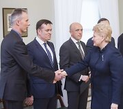 Kęstutis Jucevičius, Dainoras Bradauskas, Saulius Urbanavičius, Evaldas Pa&scaron;ilis, Rimvydas Norkus ir Dalia Grybauskaitė