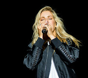 Ellie Goulding pasirodymas &bdquo;Positivus&ldquo; festivalyje