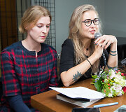 Agnė Gintalaitė (de&scaron;inėje)
