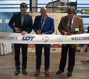 I&scaron; kairės S. Kairys, M. Gelžinis, LOT gen. pardavimų agentas Lietuvoje Raimondas Kesilis