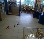 Kaune mėginta apiplė&scaron;ti juvelyrinių dirbinių parduotuvė. Justo S. nuotr.