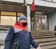 Plungi&scaron;kis Vladas Berta&scaron;ius ir į teismo pastatą bandė patekti be kaukės.