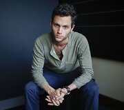 Pennas Badgley &scaron;venčia 27-ąjį gimtadienį