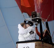Latvijoje pakilusios į orą balionais susituokė pus&scaron;imtis porų