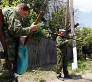 Prorusi&scaron;ki teroristai netoli Krasnyj Limano miestelio, Ukrainoje.