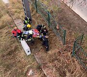 Vilniuje vaikinas &scaron;oko ant traukinio &ndash; nuplė&scaron;ė kabelį: elektra trenkė ir medikui