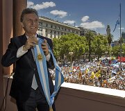 Argentinos vairą perima rinkėjų simpatijų nepraradęs Mauricio Macri
