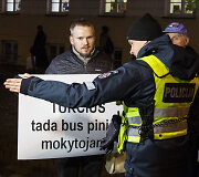 Streikuojančių mokytojų palaikymo akcija prie Prezidentūros