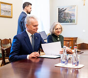 Gitanas Nausėda, Asta Skaisgirytė