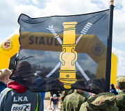 &Scaron;iauliuose vyko tradicinis bėgimas naikintuvų kilimo-tūpimo taku &bdquo;Runway Run 2018&ldquo;