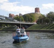 Vilniuje į Nerį nuleistas dar vienas laivas