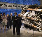 JAV prezidentas Barackas Obama 2001 metų rugsėjo 11-osios atakų memorialiniame muziejuje