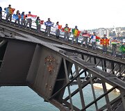 Alpinistai ant Sidnėjaus uosto titlo