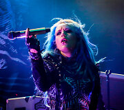 &bdquo;Arch Enemy&ldquo; koncerto akimirka