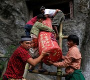 Senoviniai laidotuvių ritualai Indonezijoje