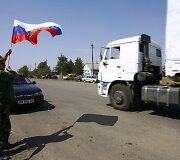 Rusijos &bdquo;humanitarinės pagalbos&ldquo; sunkvežimiai be leidimo įvažiavo į Ukrainos teritoriją.