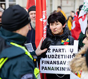 Vasario 16-ąją Vilniaus centre - gausios policijos pajėgos, pasirodė ir protestuotojų