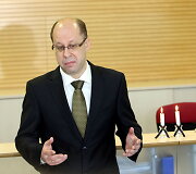 &bdquo;Maxima Latvija&ldquo; vadovo Gintaro Jasinsko spaudos konferencija dėl tragi&scaron;kai pasibaigusios Rygos parduotuvės &bdquo;Maxima&ldquo; griūties.