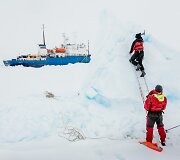 Antarktidoje įstrigęs laivas &bdquo;Akademik &Scaron;okalskij&ldquo;