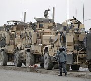 NATO karinė technika &scaron;alia įvykio vietos