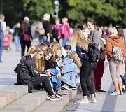 Rudenį  sugrįžusi vasara pakvietė į skverus ir parkus