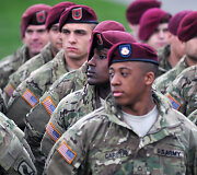 Ukrainos kariai per amerikiečių instruktorių treniruotę