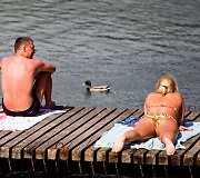 Žaliųjų ežerų pakrantes labiausiai mėgsta jaunimas.