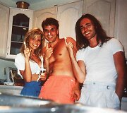 Pamela Anderson jaunystėje su draugais