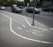Vingiuojant sostinės dviračių takais...
