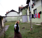 Nuo 1995 metų stovyklose gyvenantys bosnių pabėgėliai dėl savo bėdų kaltina valdžią