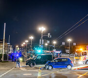 Prie Žaliojo tilto susidūrė &bdquo;&Scaron;koda&ldquo; ir prabangus &bdquo;Mercedes&ldquo; automobilis