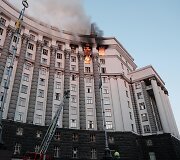Kyjive degė Ministrų Kabineto pastatas