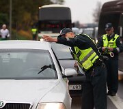 Vilniaus policija gaudė A juostą užimančius automobilių vairuotojus