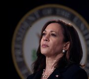 Kamala Harris rengia infrastruktūros renginį Baltuosiuose Rūmuose. / Evelyn Hockstein / REUTERS