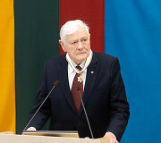 Valdas Adamkus