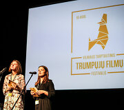 Vilniaus tarptautinis trumpųjų filmų festivalis apdovanojimų ceremonijoje i&scaron;dalino prizus filmų kūrėjams.Ievos Budzeikaitės nuotr.