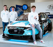 Lenktynininkas Jonas Karklys pristatė naują žiedinių lenktynių automobilį &bdquo;Hyundai i30N TCR&ldquo;