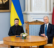 Volodymyras Zelenskis, Gitanas Nausėda