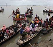 I&scaron; Mianmaro bėgantys rohinjai Banglade&scaron;ą bando pasiekti laivais