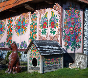 Gėlių ra&scaron;tais i&scaron;puo&scaron;tas Zalipie kaimas Lenkijoje 