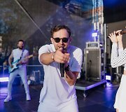 Vakarėlį į auk&scaron;čiausią pavarą įjungė &bdquo;Sisters on Wire&ldquo;.
