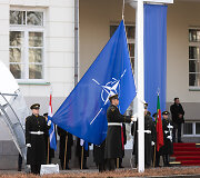 S. Daukanto aik&scaron;tėje vyko Lietuvos ir NATO vėliavų pakėlimo ceremonija