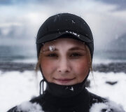 Norvegė Solmoy Austbo banglente plaukioja nepaisant &scaron;alčių