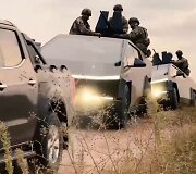 Ramzanas Kadyrovas tvirtina į karą Ukrainoje pasiuntęs du pikapus &bdquo;Tesla Cybertruck&ldquo;